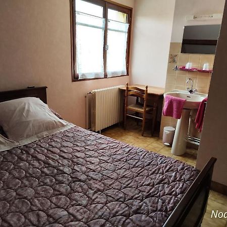 A L'Etape De La Ferme Bed & Breakfast Noailles  Exterior photo